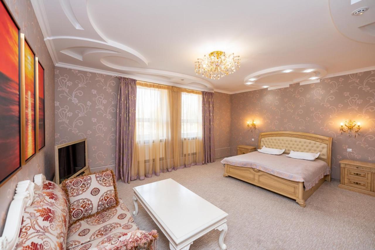 SUNRISE Park Hotel Zaporizhia Bagian luar foto